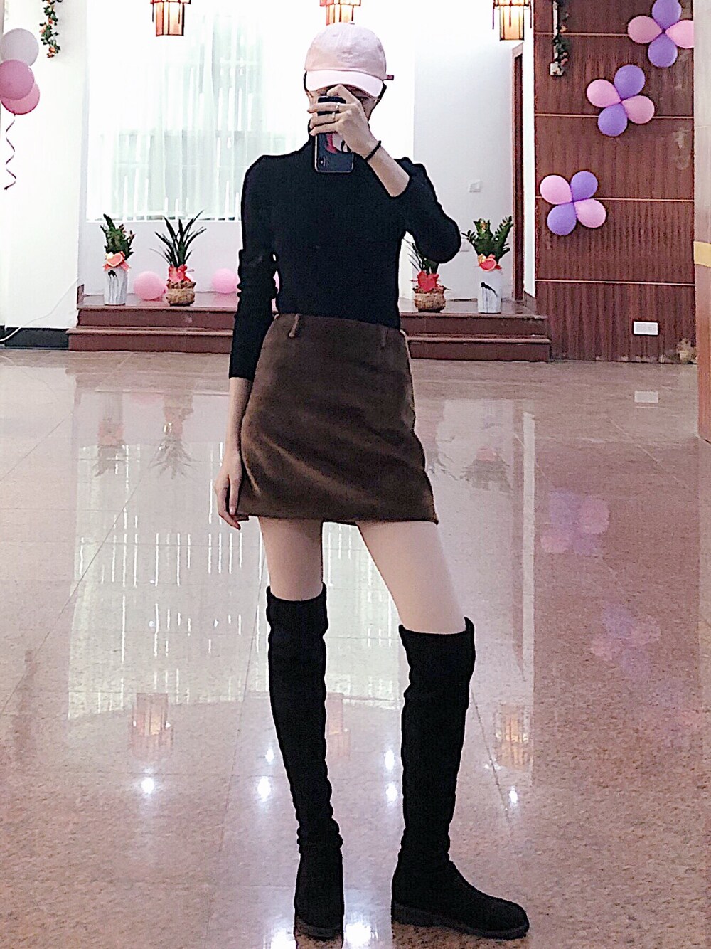 「Otherのアイテム（スカート、ブラウン系）」を使った、酸耳さん（レディース・170cm）の春コーディネートの1枚目の写真