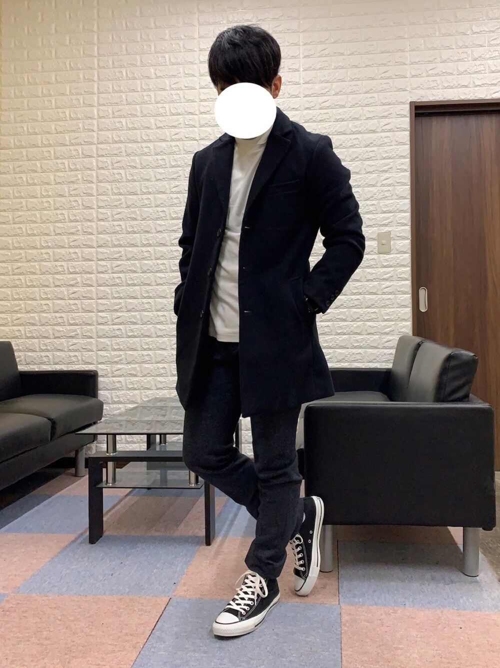 「チェスターコート、コンバース、ハイカットスニーカー、タートルネック、スラックス、黒スニーカー、おしゃれさんと繋がりたい、ナノユニバース、オトナカジュアル、シンプルコーデ」｜「Right-onの【BACK NUMBER】チェスターコート（チェスターコート、ブルー系）」を使った、ヨシさん（メンズ・168cm）の秋コーディネートの1枚目の写真
