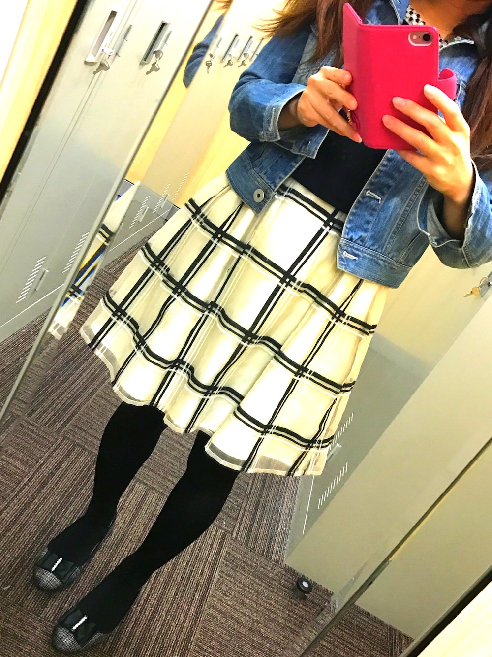 「大人カジュアル、リランドチュール、Gジャン、春コーデ、ワンピース、ペタンコ靴」｜「FREE'S SHOPのアイテム（デニムジャケット、ブルー系）」を使った、まゅさん（レディース・154cm）の春コーディネートの1枚目の写真