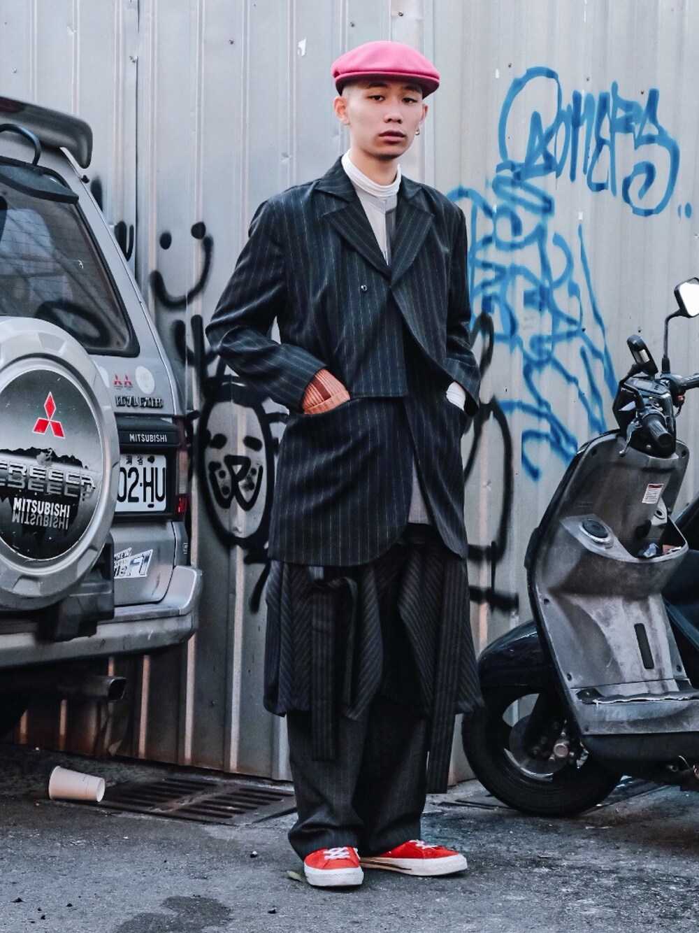 「ootd、fashion、menswear、WEARBOOKエントリー、street、Taiwan、daily look、lookbook」｜「behommeのアイテム（ジャケット/アウター、ブラック系）」を使った、mr__corn_さん（メンズ・173cm）の冬コーディネートの1枚目の写真