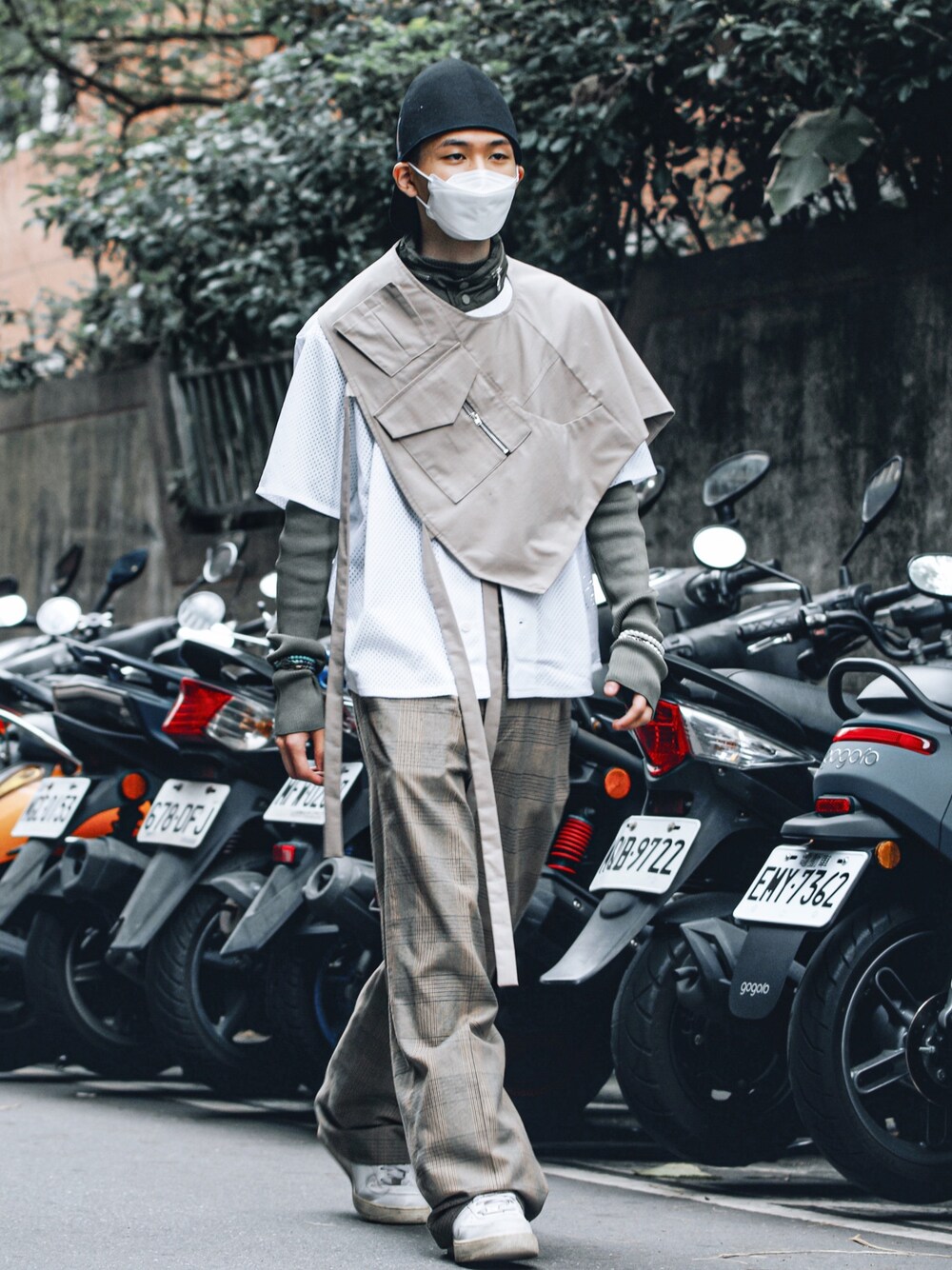 「ootd、daily look、ootdtw、lookbook、WEARBOOKエントリー、menswear、fashion、street、streetstyle、Taiwan」｜「DRESSCAMPのアイテム（帽子、ブラック系）」を使った、mr__corn_さん（メンズ・173cm）の春コーディネートの1枚目の写真