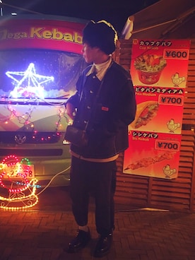 「UNIVERSAL OVERALL（ユニバーサルオーバーオール）のアイテム（デニムジャケット）」を使った、スズキリョウガ さん（メンズ・174cm）の冬コーディネート