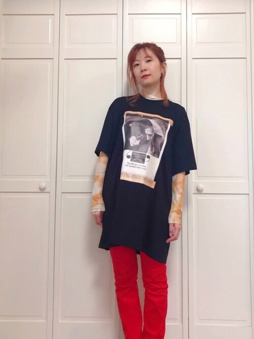nao is wearing BURBERRY "1965 ARCHIVE CAMPAIGN T SHIRT"