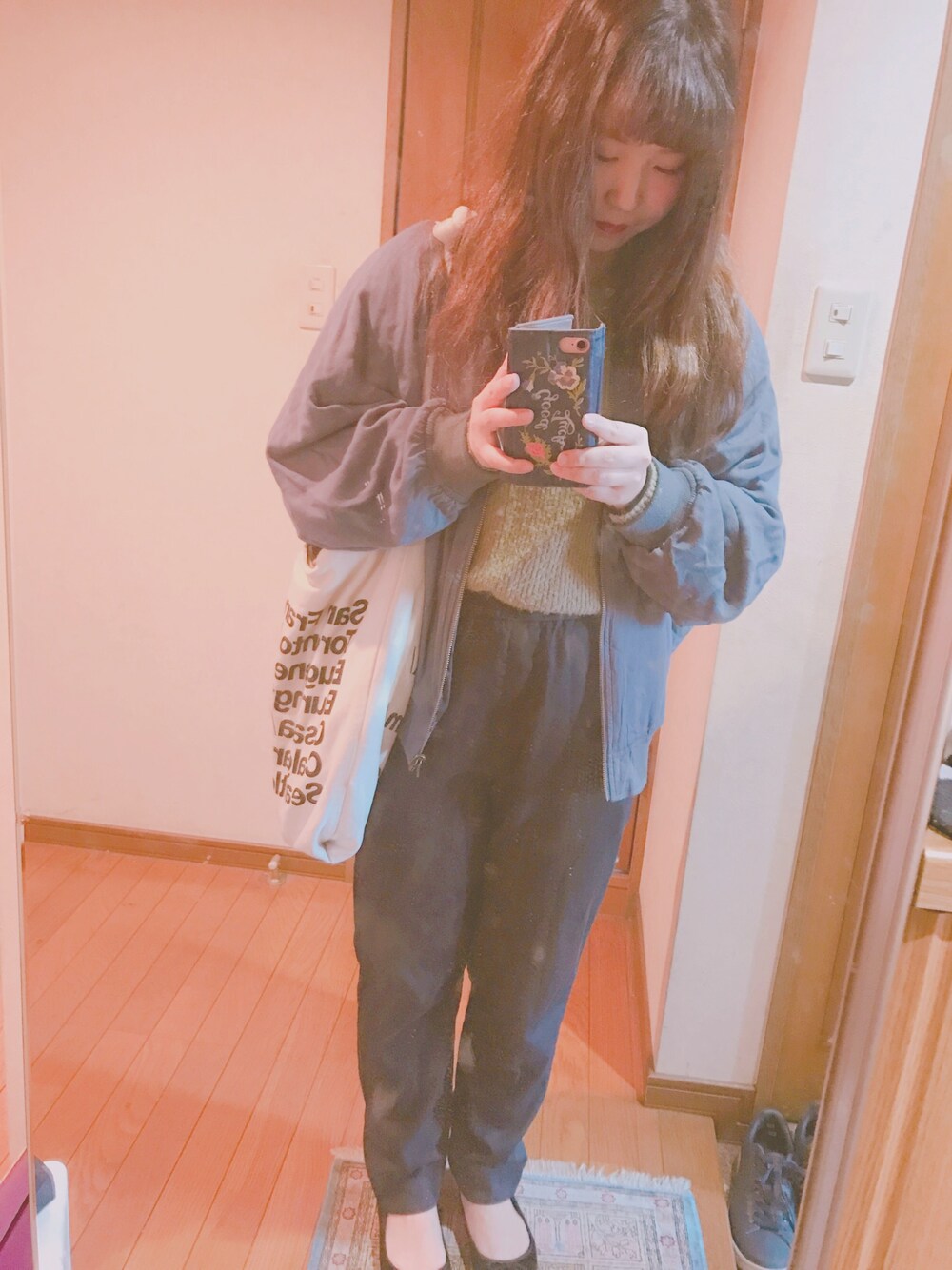 「Kastane」｜「Kastaneのアイテム（その他パンツ、ブルー系）」を使った、ななぽんさん（レディース・156cm）の冬コーディネートの1枚目の写真