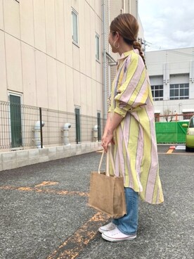 「UNIQLO（ユニクロ）のハイライズストレートジーンズ(丈標準72cm）（デニムパンツ）」を使った、Maya☺︎さん（レディース・154cm）の春コーディネート