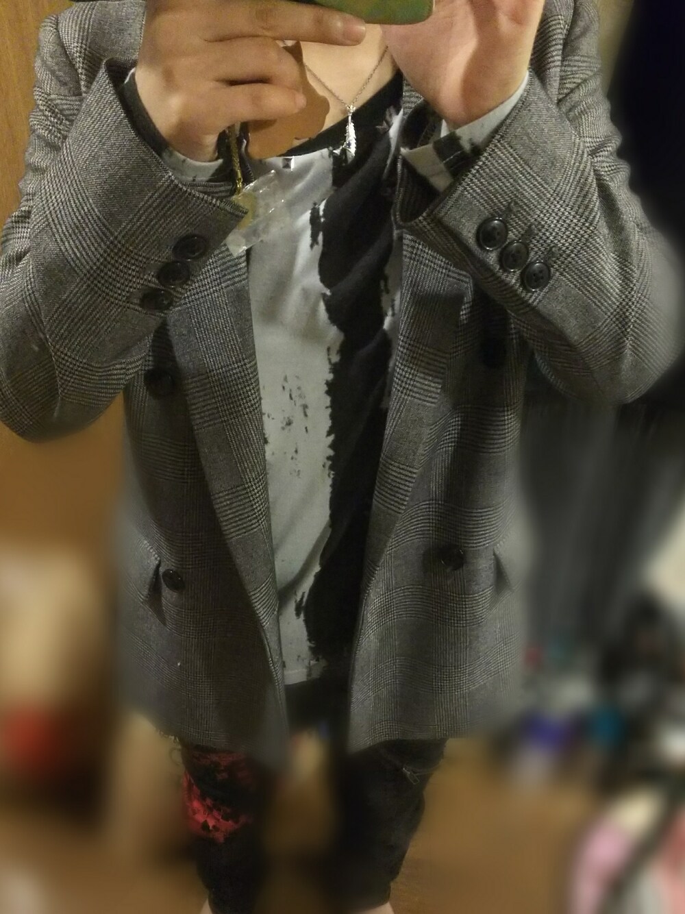 「男装、メンズライク、ジャケット、柄×柄、SEXPOT、GU」｜「SEXPOTのアイテム（Tシャツ/カットソー、グレー系）」を使った、悠咲 さん（レディース・155cm）の秋コーディネートの1枚目の写真