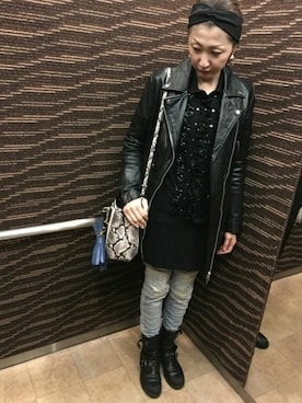 「COACH」｜「アイテム（ライダースジャケット）」を使った、理恵さん（レディース・172cm）の冬コーディネート