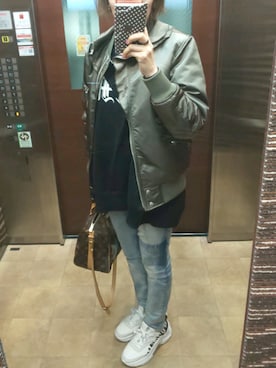 「DIESEL（ディーゼル）のアイテム（ブルゾン）」を使った、理恵さん（レディース・172cm）の春コーディネート