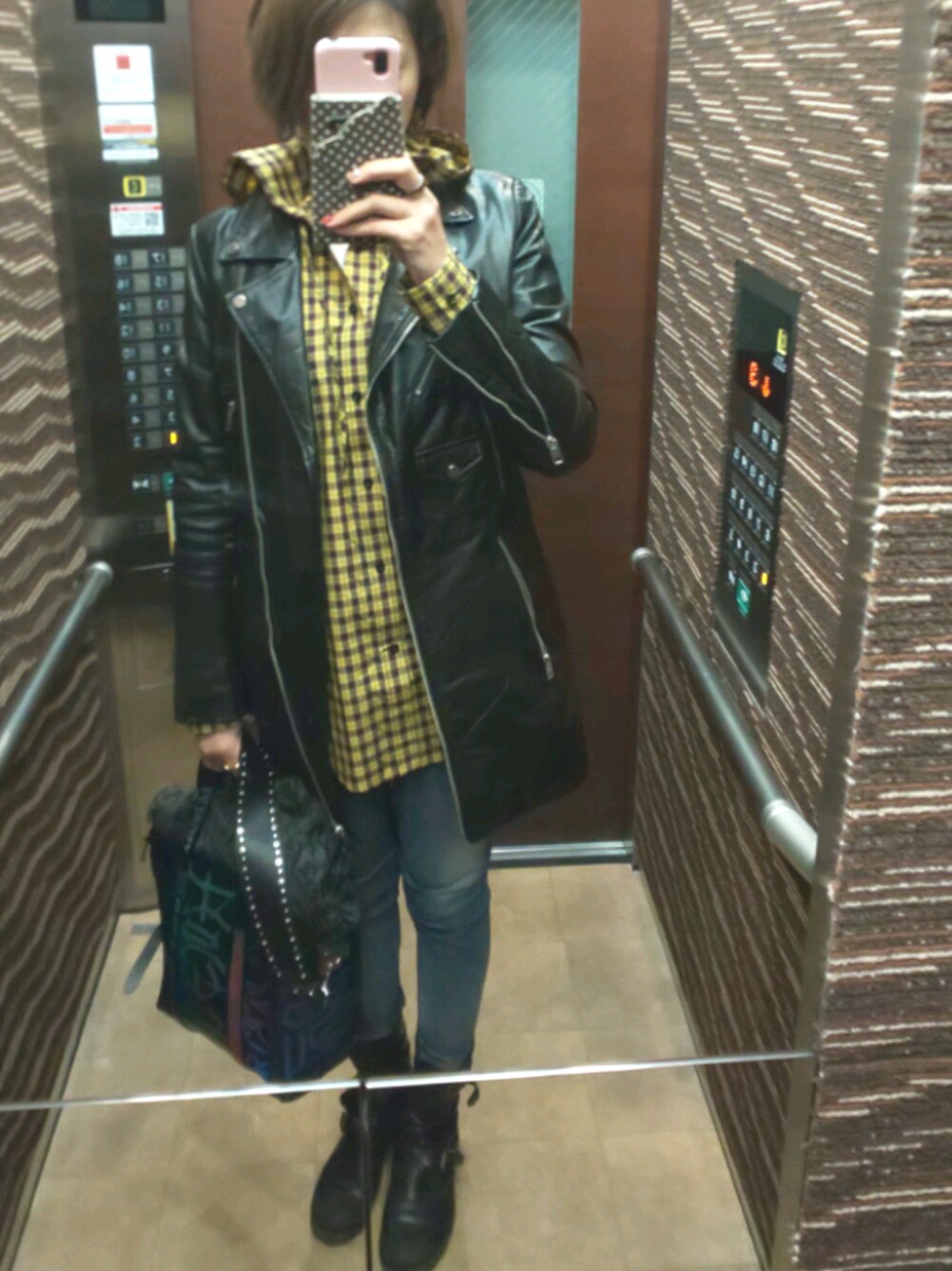 「今日のコーデ、ママコーデ、BALENCIAGA、Diesel、高身長女子、高身長」｜「BALENCIAGAのアイテム（シャツ/ブラウス、イエロー系）」を使った、理恵さん（レディース・172cm）の秋コーディネートの1枚目の写真