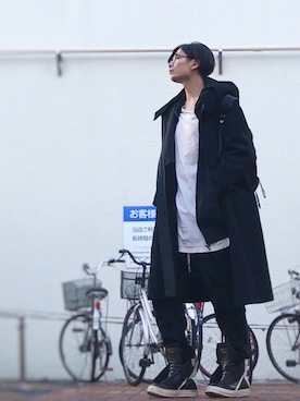 「DRKSHDW by RICK OWENS（ダークシャドウ バイ リックオウエンス）のアイテム（パーカー）」を使った、与一さん（メンズ・182cm）の冬コーディネート