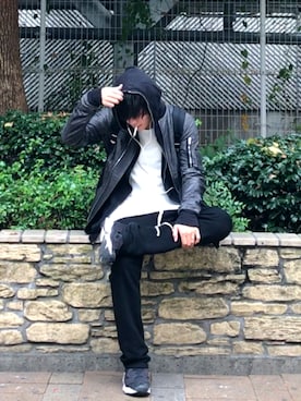 「DRKSHDW by RICK OWENS（ダークシャドウ バイ リックオウエンス）のアイテム（パーカー）」を使った、与一さん（メンズ・182cm）の秋コーディネート