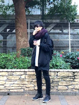 「DRKSHDW by RICK OWENS（ダークシャドウ バイ リックオウエンス）のアイテム（パーカー）」を使った、与一さん（メンズ・182cm）の冬コーディネート