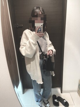 「WHO'S WHO gallery（フーズフーギャラリー）のスーパービッグダメージマルチウェイニット/バックスリットデザイン（ニット/セーター、ホワイト系）」を使った、あんこさん（レディース・161cm）の春コーディネート