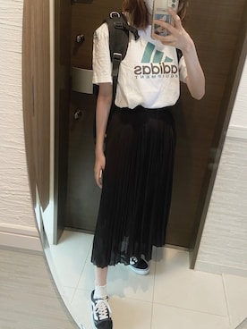 「韓国のアイテム（スカート、ブラック系）」を使った、あんこさん（レディース・161cm）の春コーディネート