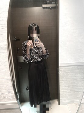 「GRL（グレイル）のアイテム（シャツ/ブラウス、ブラック系）」を使った、あんこさん（レディース・161cm）の春コーディネート