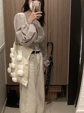 「GRL（グレイル）のアイテム（シャツ/ブラウス、ベージュ系）」を使った、あんこさん（レディース・161cm）の春コーディネート