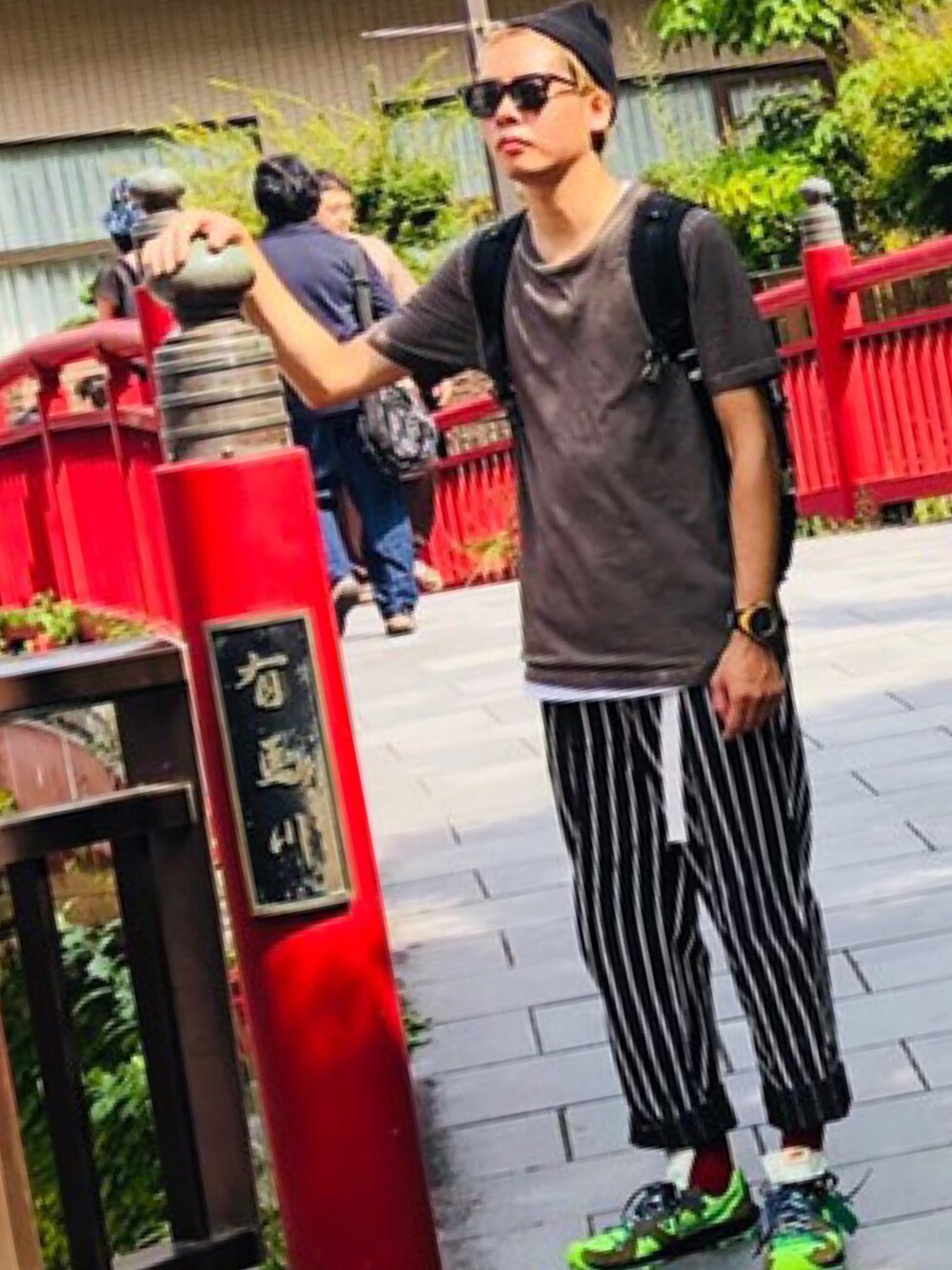 「おしゃれさんと繋がりたい、大人カジュアル、スニーカー、ナイキ」｜「Maison MargielaのMaison Margiela - ステップヘム Tシャツ - men - コットン - 50（Tシャツ/カットソー、ブラウン系）」を使った、daisukeさん（メンズ・178cm）の秋コーディネートの1枚目の写真