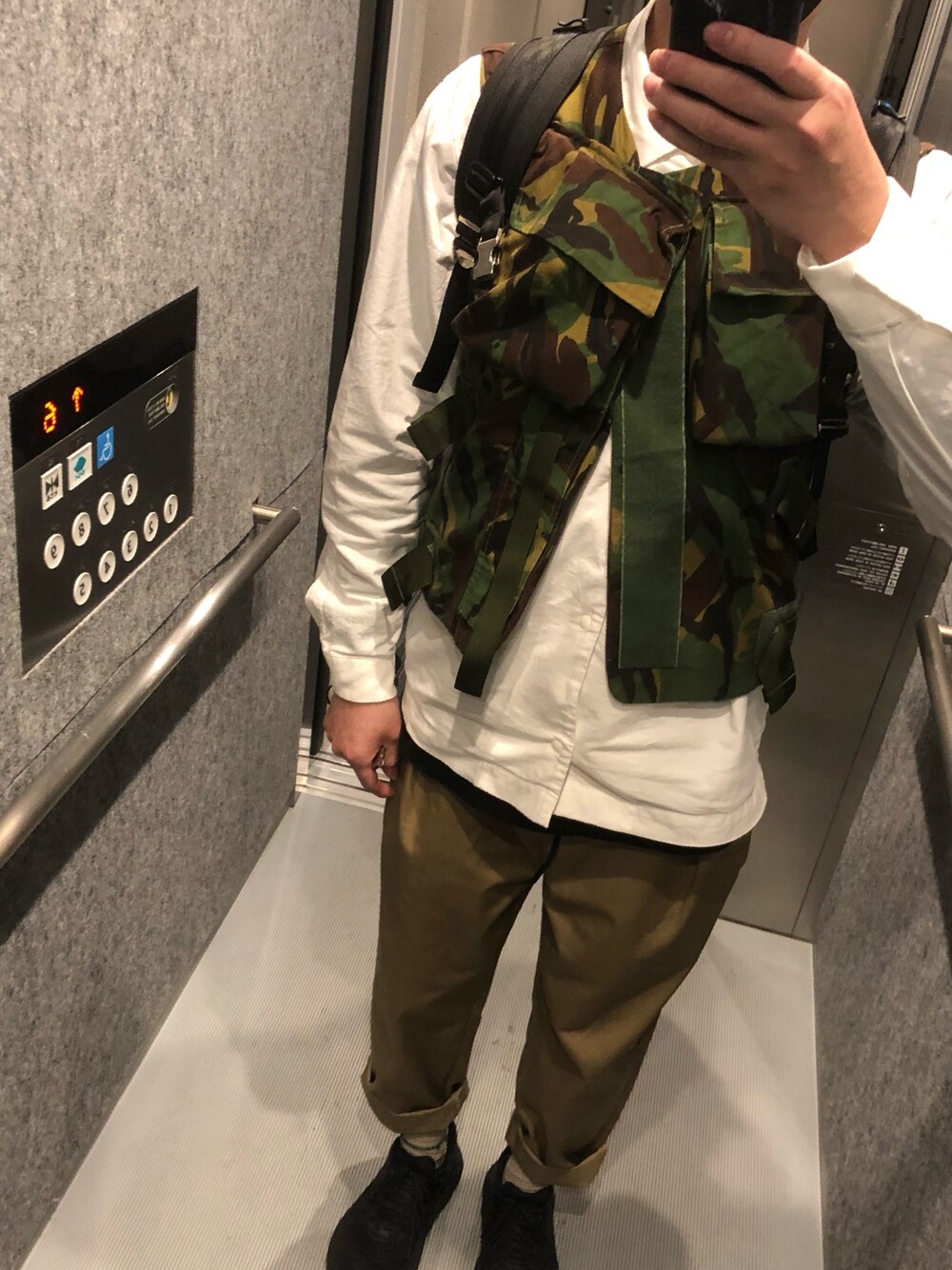 「おしゃれさんと繋がりたい、春」｜「無印良品のアイテム（シャツ/ブラウス、ホワイト系）」を使った、daisukeさん（メンズ・178cm）の春コーディネートの1枚目の写真