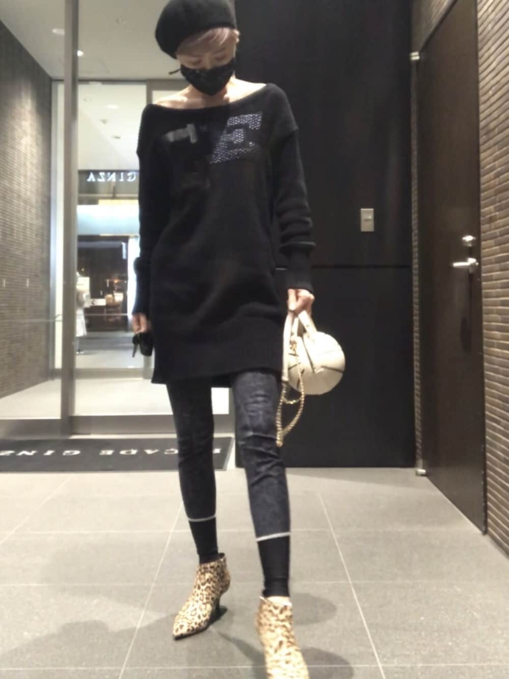 「オトナカジュアル、MINX、乗馬用パンツ、バスケットボールバッグ」｜「DIESELのアイテム（ニット/セーター、ブラック系）」を使った、naoさん（レディース・170cm）の春コーディネートの1枚目の写真