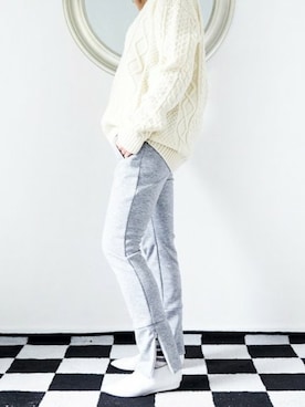 「スエット」｜「アイテム（スリッポン）」を使った、minoriTY-fun LOOKさん（レディース・163cm）の冬コーディネート