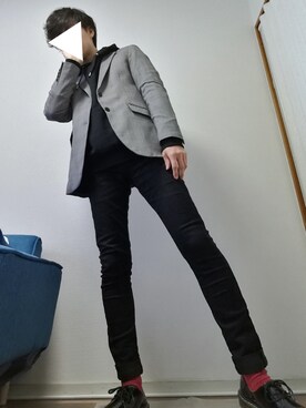 テーラードジャケット グレー系 を使った 黒パーカー のメンズ人気ファッションコーディネート Wear