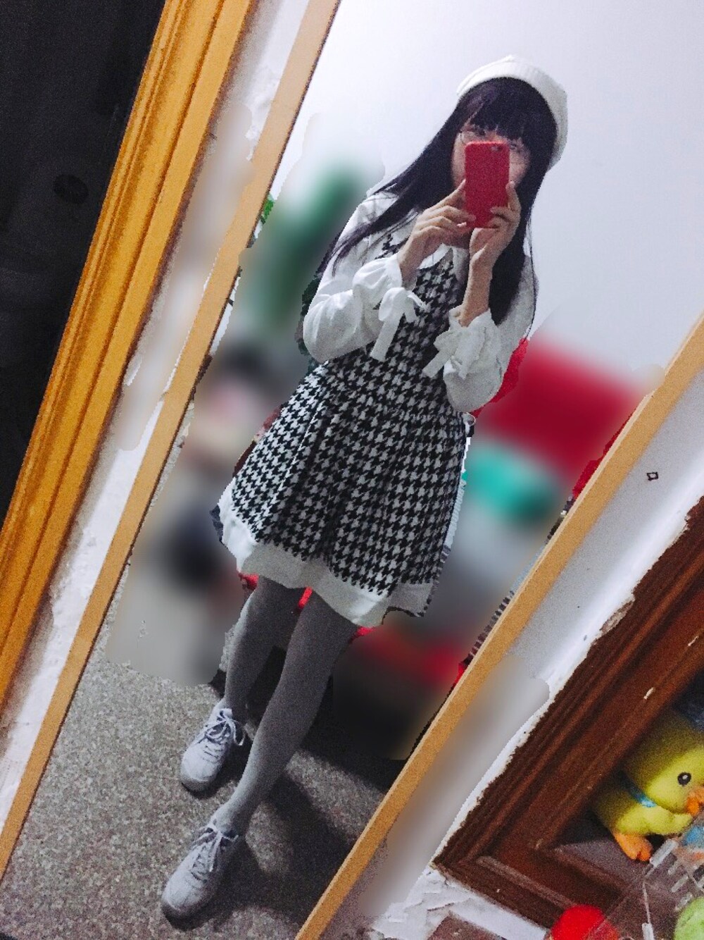「乐町のアイテム（チュニック、ホワイト系）」を使った、10inspiralさん（レディース・167cm）の春コーディネートの1枚目の写真