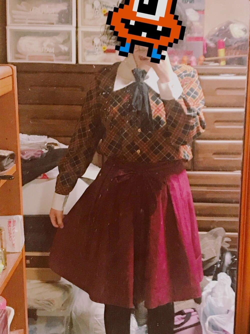 「スカート」｜「life comoのアイテム（シャツ/ブラウス、ブラック系）」を使った、ずみさん（レディース・163cm）の春コーディネートの1枚目の写真