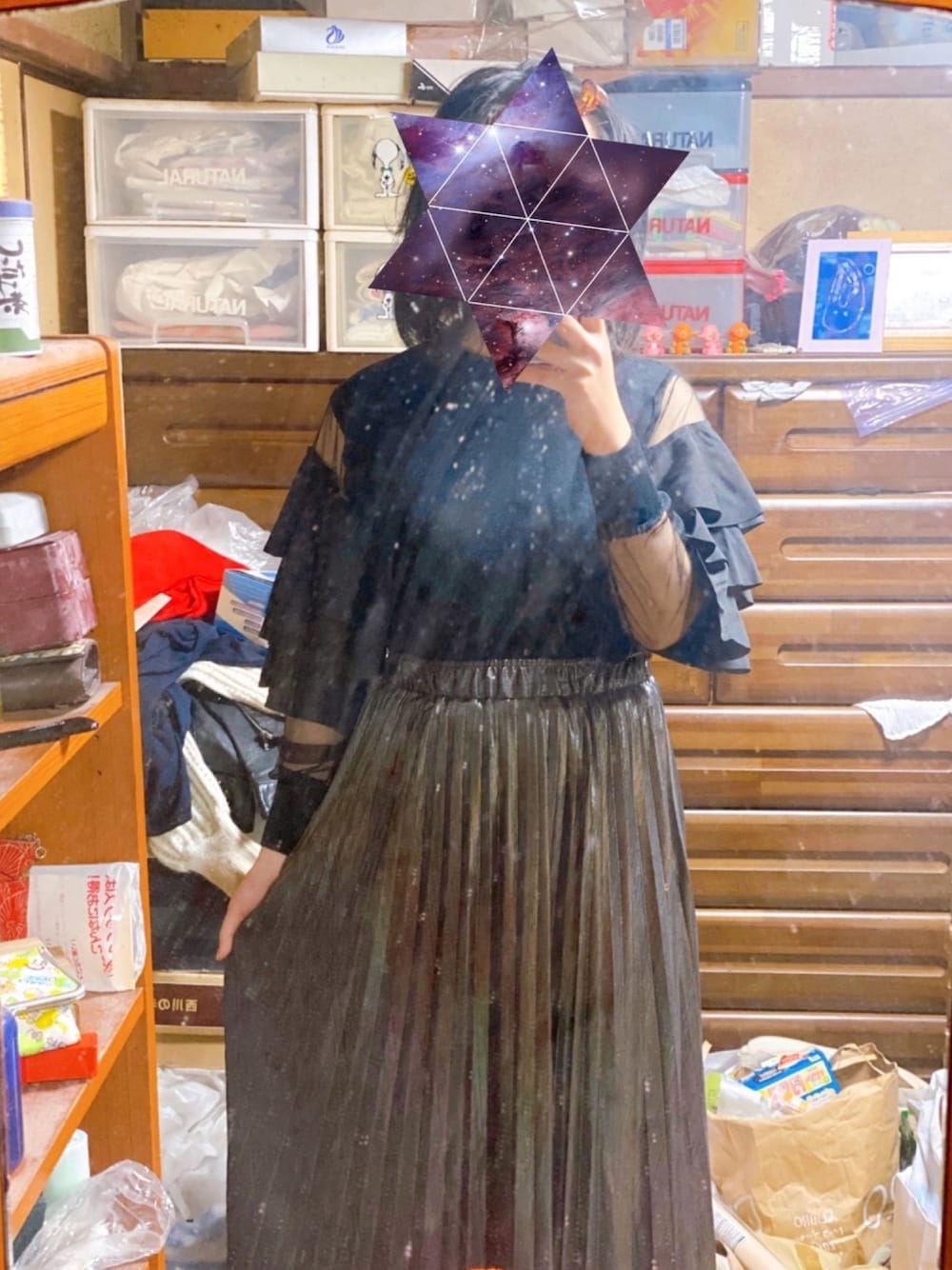 「スカート」｜「古着のアイテム（ニット/セーター、ブラック系）」を使った、ずみさん（レディース・163cm）の秋コーディネートの1枚目の写真
