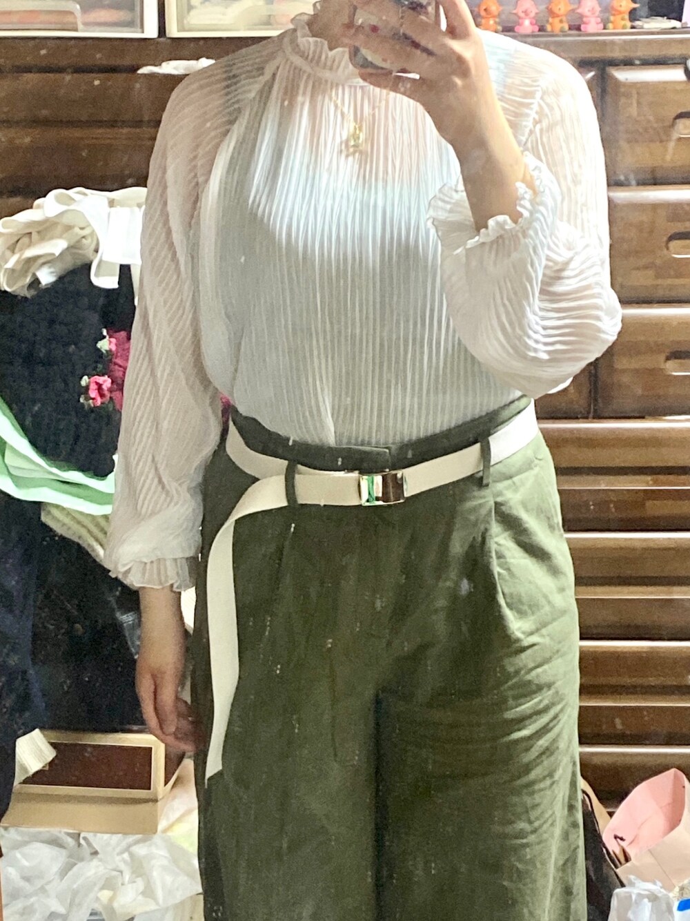 「パンツスタイル」｜「HeatherのサイドリボンニットベストSET　868777（その他トップス、ピンク系）」を使った、ずみさん（レディース・163cm）の春コーディネートの1枚目の写真