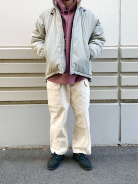 「アイテム（ミリタリージャケット、シルバー系）」を使った、ヒゲ太朗さん（メンズ・172cm）の冬コーディネート