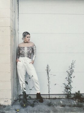 「アイテム（その他トップス、ブラウン系）」を使った、A Bleach Lifeさん（レディース・168cm）の秋コーディネート