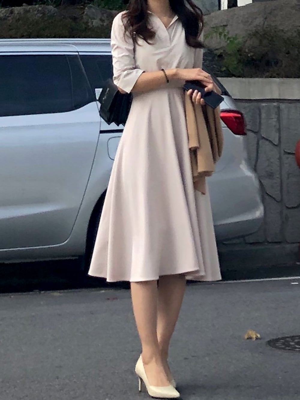 「theoryのアイテム（その他アウター、ブラウン系）」を使った、jessieさん（レディース・165cm）の秋コーディネートの1枚目の写真