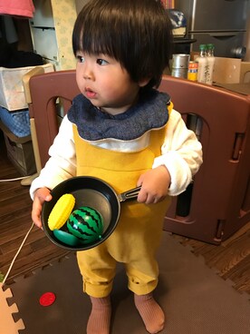「アイテム（サロペット/オーバーオール、イエロー系）」を使った、きゅうたろさん（キッズ・80cm）の冬コーディネート