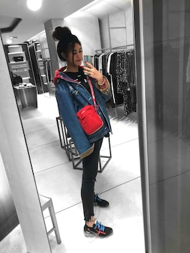 「Supreme （シュプリーム）のアイテム（デニムジャケット）」を使った、Victoriajhoさん（レディース・171cm）の春コーディネート