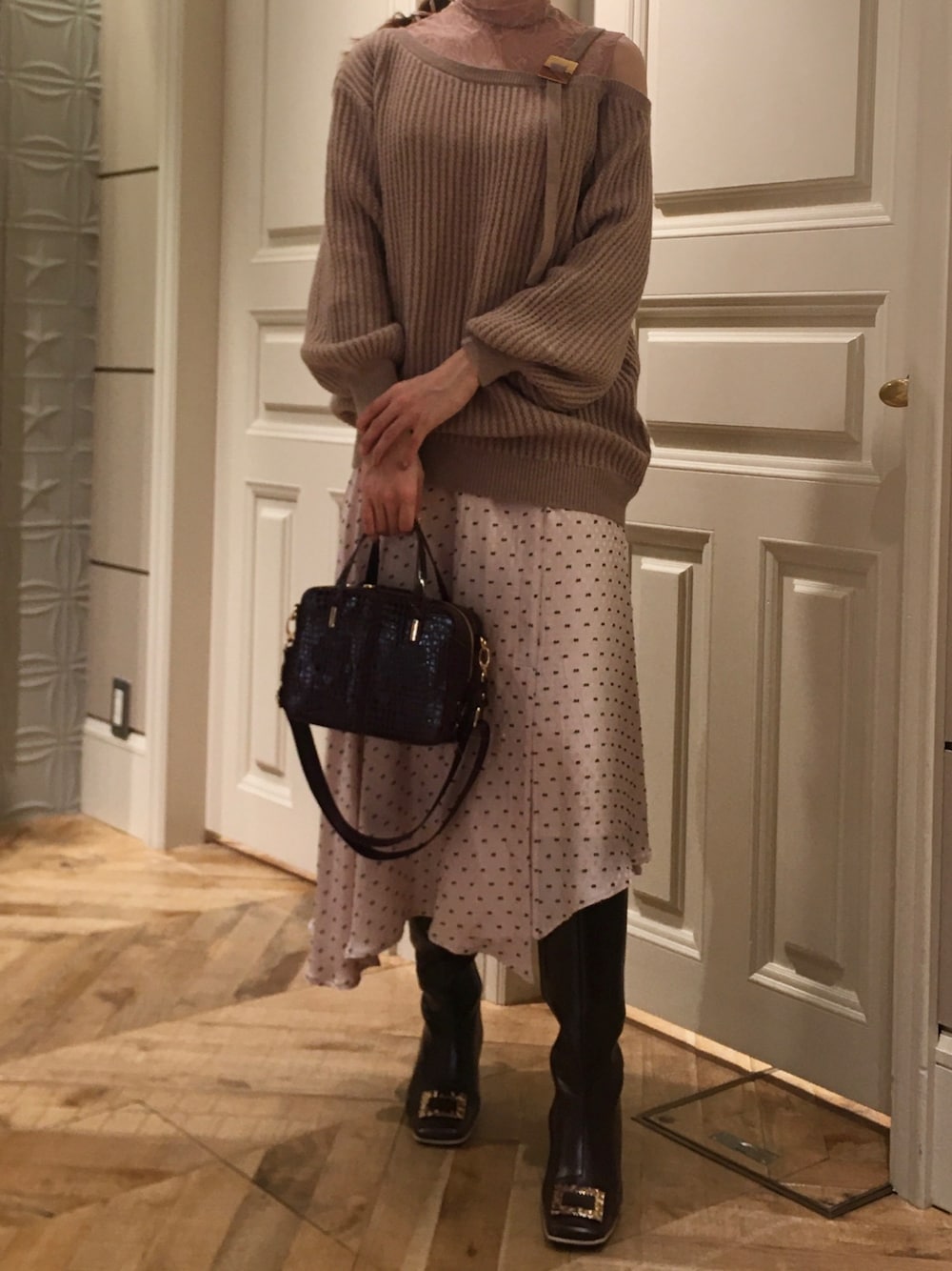 LILY BROWN（リリーブラウン）の「レース切替ワンショルニット（ニット
