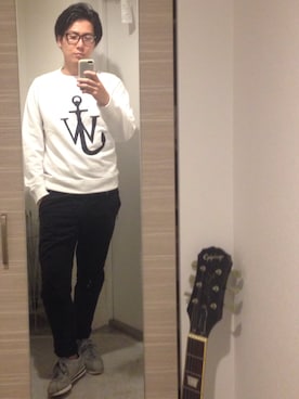 「JW Anderson（ジェイダブリューアンダーソン）のアイテム（スウェット）」を使った、チャペルさん（メンズ・175cm）の秋コーディネート