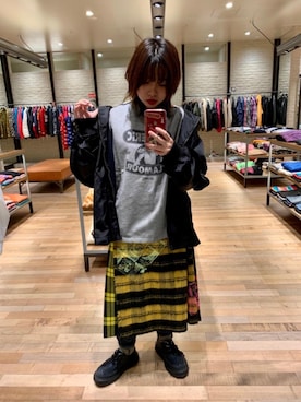 「パンクコーデ」｜「アイテム（スウェット）」を使った、MIUKIさん（レディース・157cm）の冬コーディネート