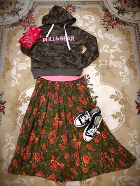 「PULL&BEAR（プルアンドベア）のアイテム（スウェット）」を使った、Aminaさん（レディース・154cm）の秋コーディネート
