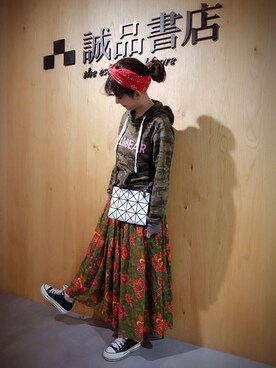 「PULL&BEAR（プルアンドベア）のアイテム（スウェット）」を使った、Aminaさん（レディース・154cm）の秋コーディネート