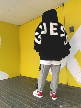 「Guess（ゲス）のアイテム（ブルゾン）」を使った、李宇さん（レディース・163cm）の冬コーディネート