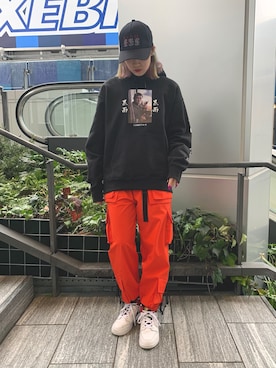 「AZSのアイテム（キャップ）」を使った、李宇さん（レディース・163cm）の冬コーディネート