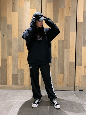 「L.H.P（エルエイチピー）のアイテム（パーカー）」を使った、李宇さん（レディース・163cm）の秋コーディネート