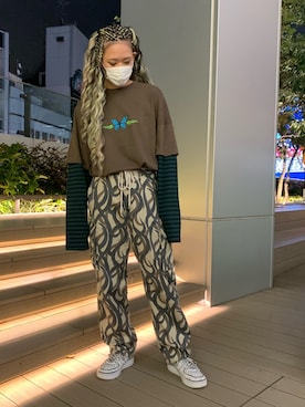 「Ctr1（コントロール）のアイテム（トップス）」を使った、李宇さん（レディース・163cm）の秋コーディネート