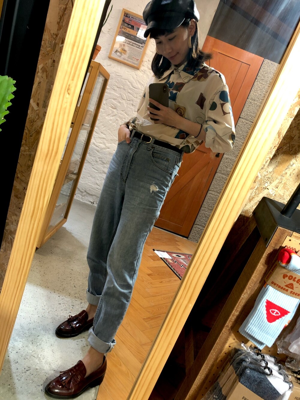 「ootd」｜「Leeのアイテム（デニムパンツ、ブルー系）」を使った、瑋瑋WEWEさん（レディース・156cm）の春コーディネートの1枚目の写真