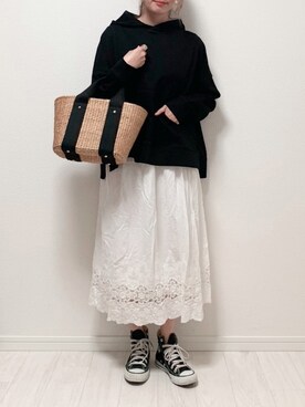 「部屋撮り」｜「アイテム（ラッピングキット）」を使った、anmiさん（レディース・156cm）の春コーディネート