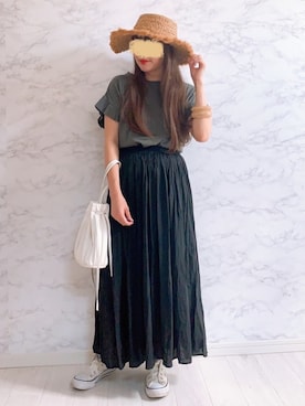「プリーツバッグ」｜「アイテム（スリッポン）」を使った、anmiさん（レディース・156cm）の夏コーディネート