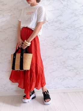 「LOWRYS FARM（ローリーズファーム）のウッドバングル　880326（バングル/リストバンド）」を使った、anmiさん（レディース・156cm）の夏コーディネート