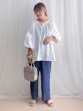 「LOWRYS FARM（ローリーズファーム）のウッドバングル　880326（バングル/リストバンド）」を使った、anmiさん（レディース・156cm）の春コーディネート