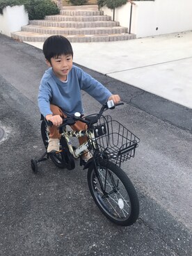 「devirock（デビロック）のゆるっとTシャツ（T Shirts、グレー系）」を使った、蒼虫さん（キッズ・140cm）の秋コーディネート