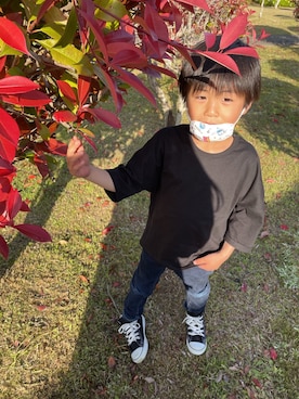 「devirock（デビロック）のミニ裏毛7分袖Tシャツ（T Shirts、ブラック系）」を使った、蒼虫さん（キッズ・140cm）の春コーディネート